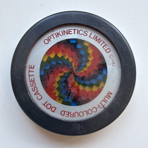 Optikinetics multicolour dot